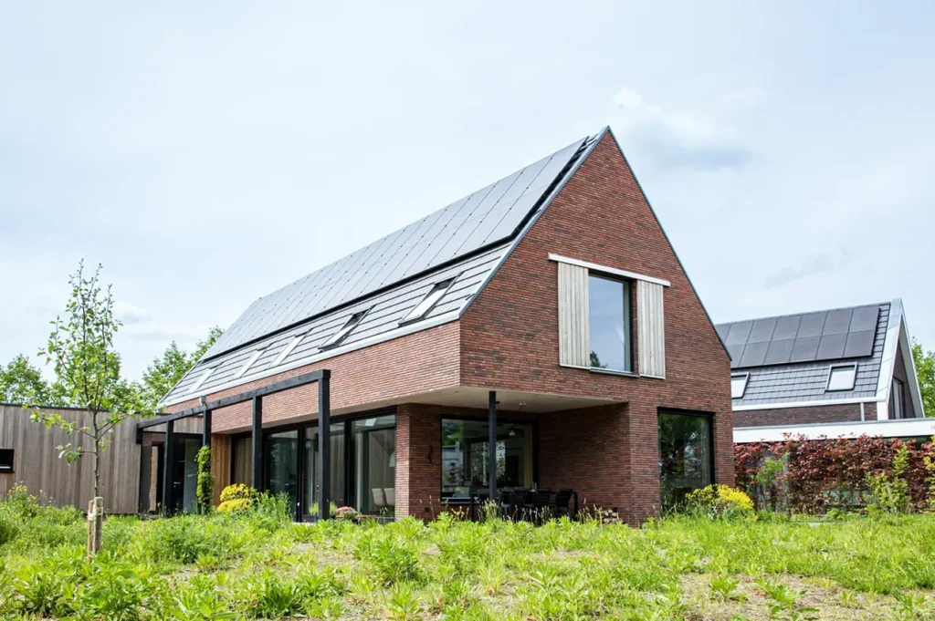 Kubistische nieuwbouw woning in Wesepe
