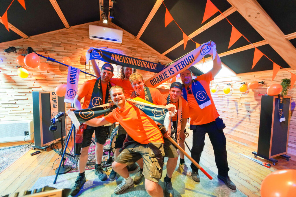 Mensink is oranje